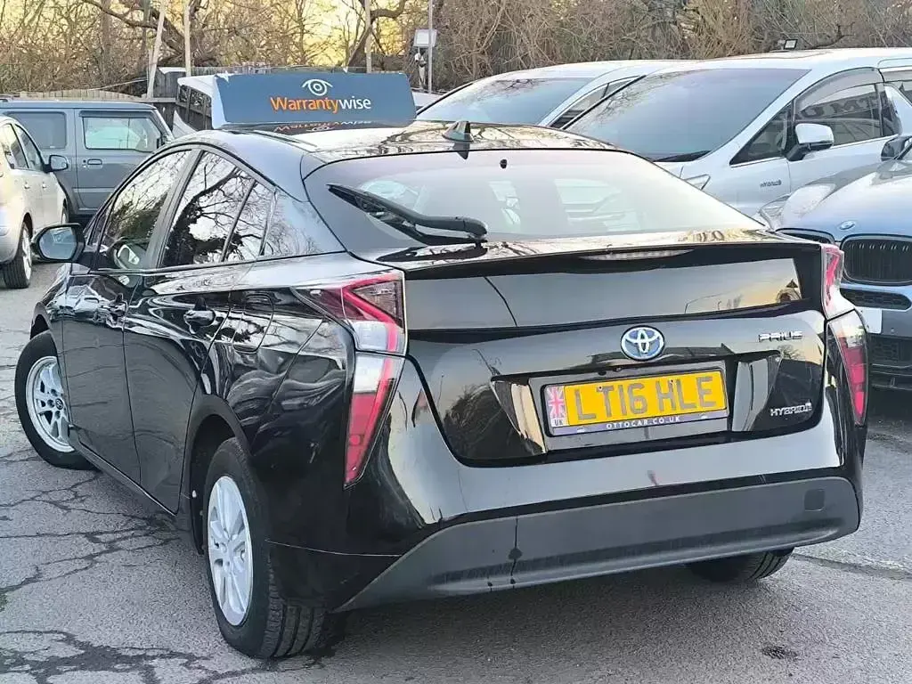 Used Toyota Prius Active 122 HP (89 kW) 2016 Black Hatchback