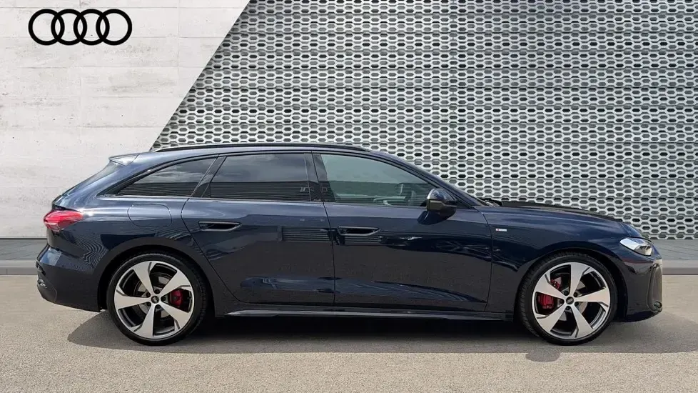Used Audi A5 Sportback Advanced 150 HP (110 kW) 2025 Blue Hatchback