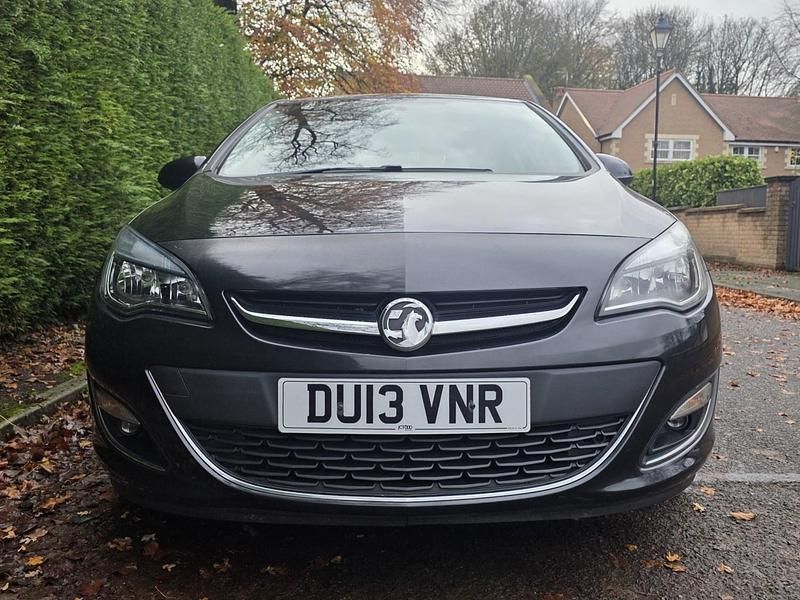 Used Vauxhall Astra SRi 2013 Black Hatchback