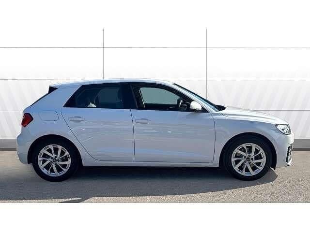 Used Audi A1 Sport 110 HP (80 kW) 2023 White SUV