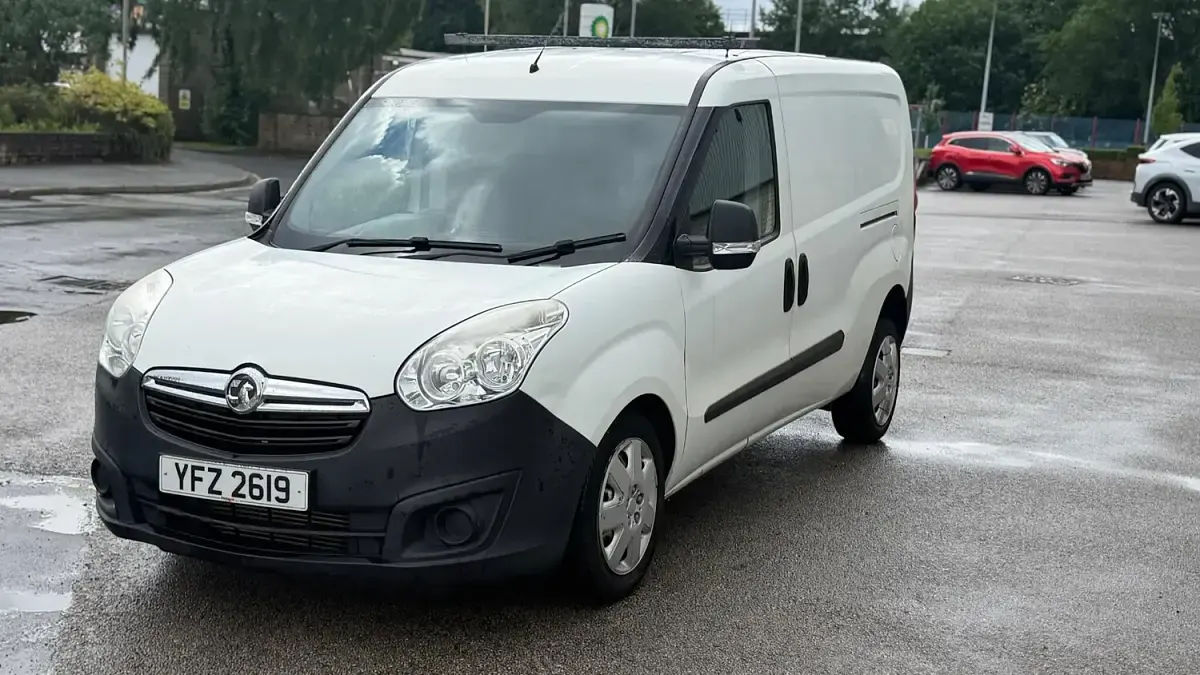 Used Vauxhall Combo 2015 White MPV