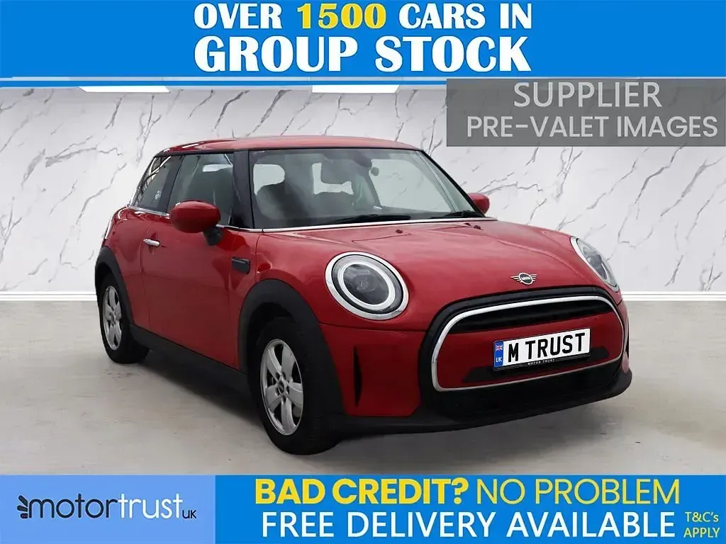 Used Mini ONE Classic 102 HP (75 kW) 2022 Red Hatchback