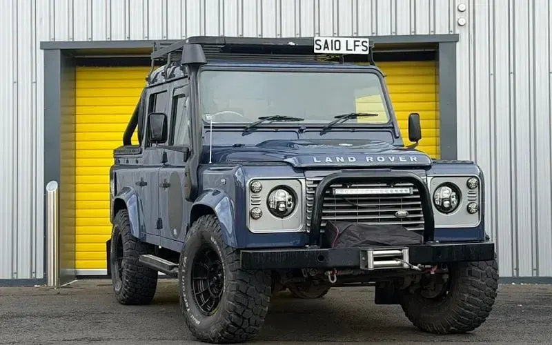 Used Land Rover Defender 124 HP (91 kW) 2011 Pickup