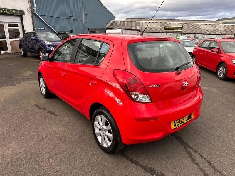 Used Hyundai i20 Active 85 HP (62 kW) 2013 Red Hatchback
