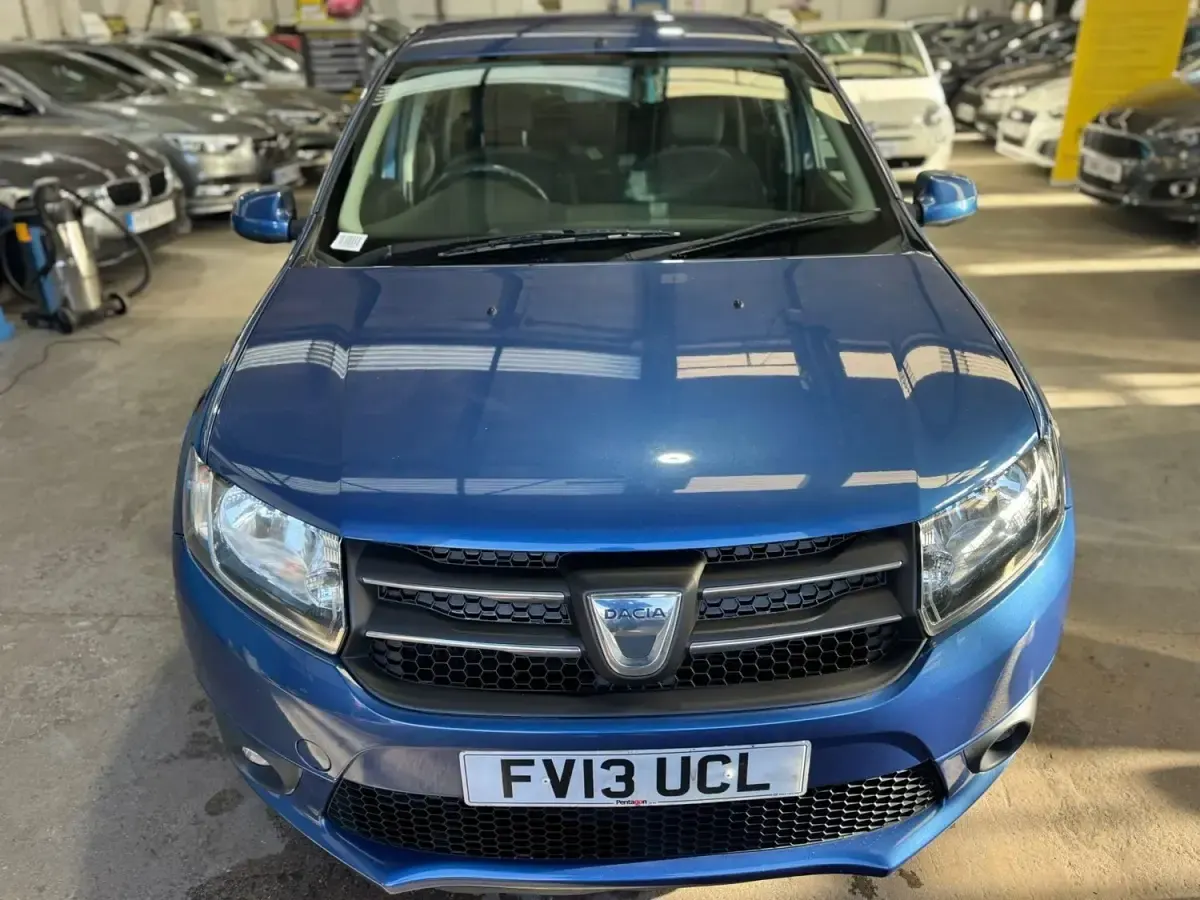 Usado Dacia Sandero Lauréate 90 CV (66 kW) 2013 Azul Utilitario