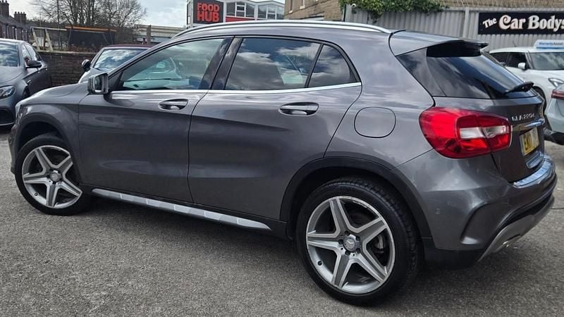 Usado Mercedes GLA220 AMG line 2017 Cinzento SUV