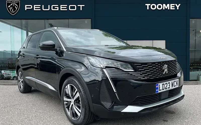 Używany Peugeot 5008 Allure+ 131 KM (96 kW) 2023 SUV