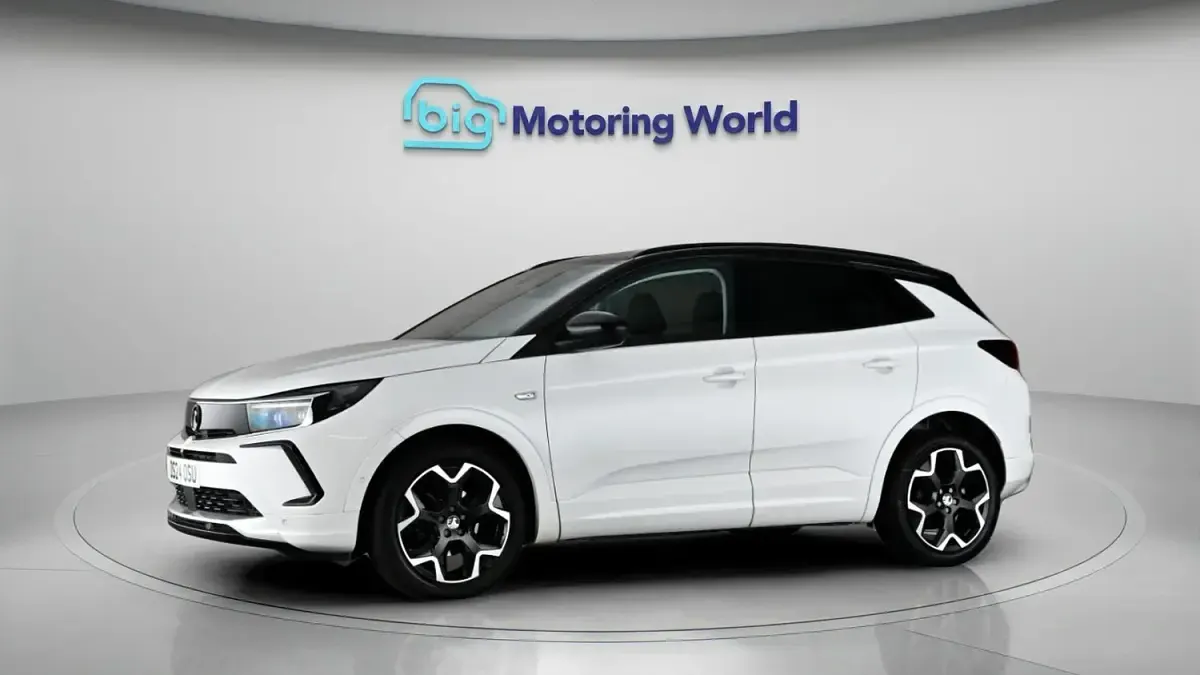 Used Vauxhall Grandland X Ultimate 130 HP (95 kW) 2024 White SUV