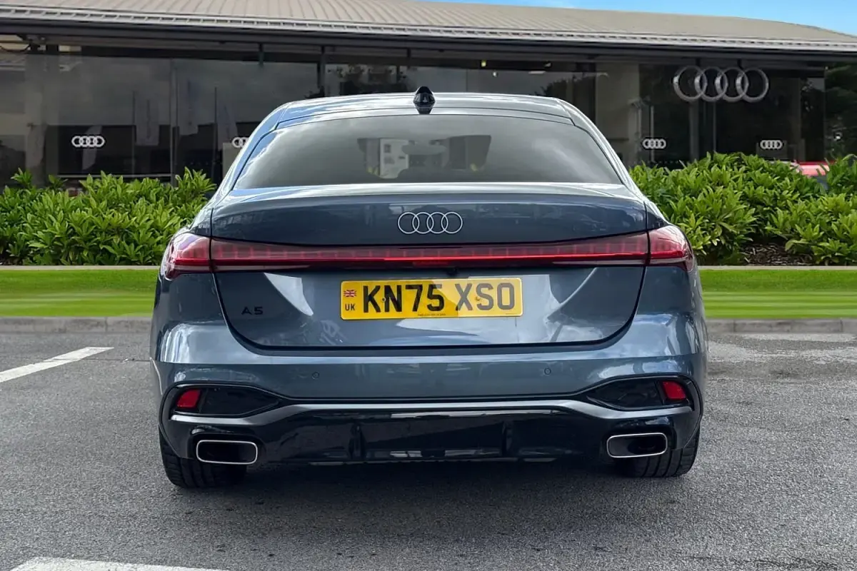 Second-hand Audi A5 S-Line 204 CP (150 kW) 2025 Albastru Berlinǎ