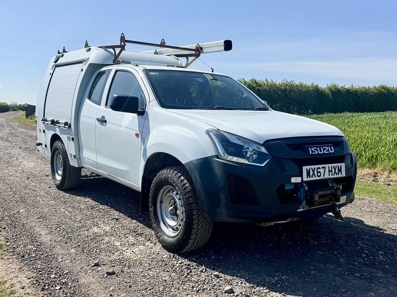 Used Isuzu D-Max 2017 White Pickup