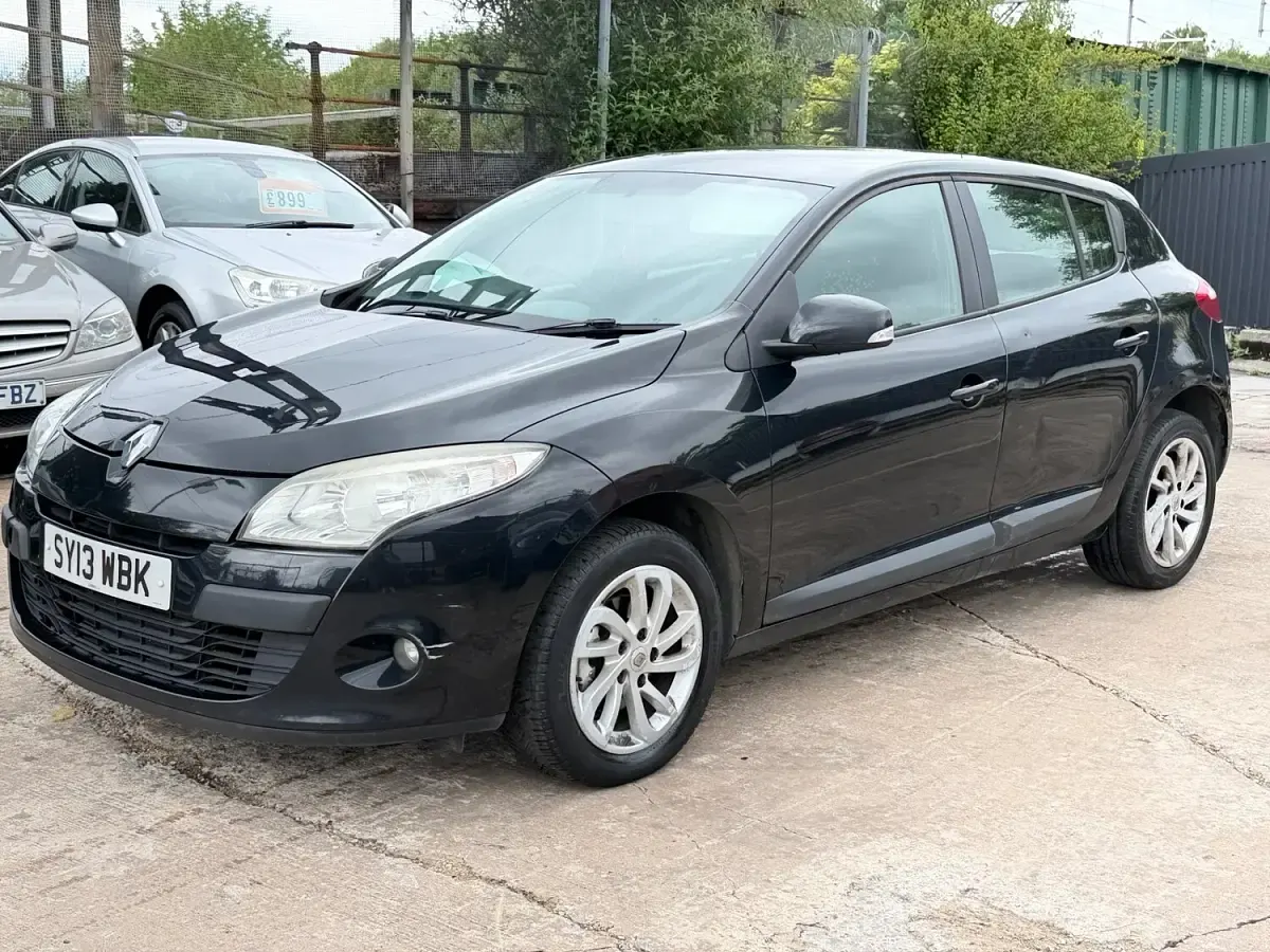 Used Renault Mégane Expression+ 110 HP (80 kW) 2013 Black Hatchback