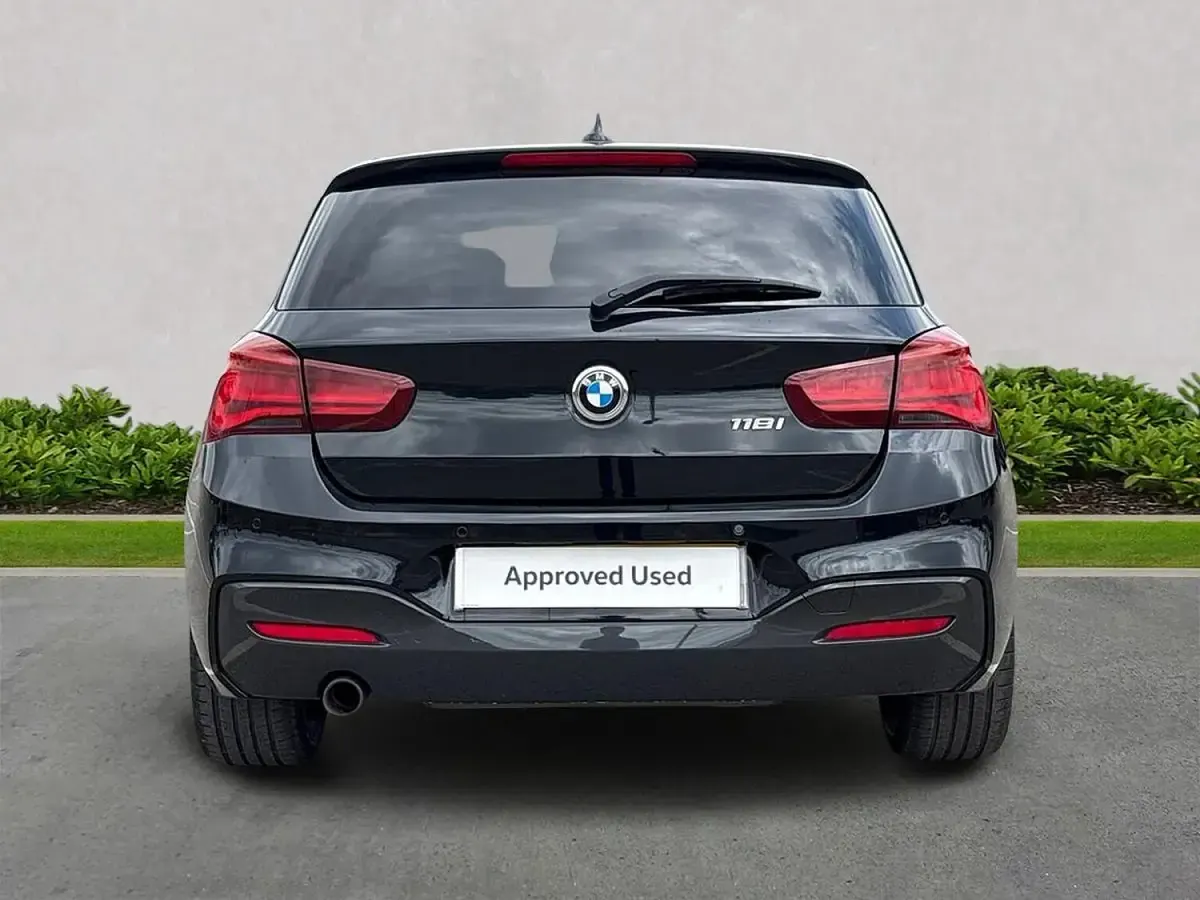 Used BMW 118 Efficient Dynamics 134 HP (98 kW) 2018 Black Hatchback