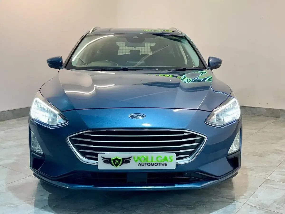Used Ford Focus Zetec 120 HP (88 kW) 2020 Blue Estate