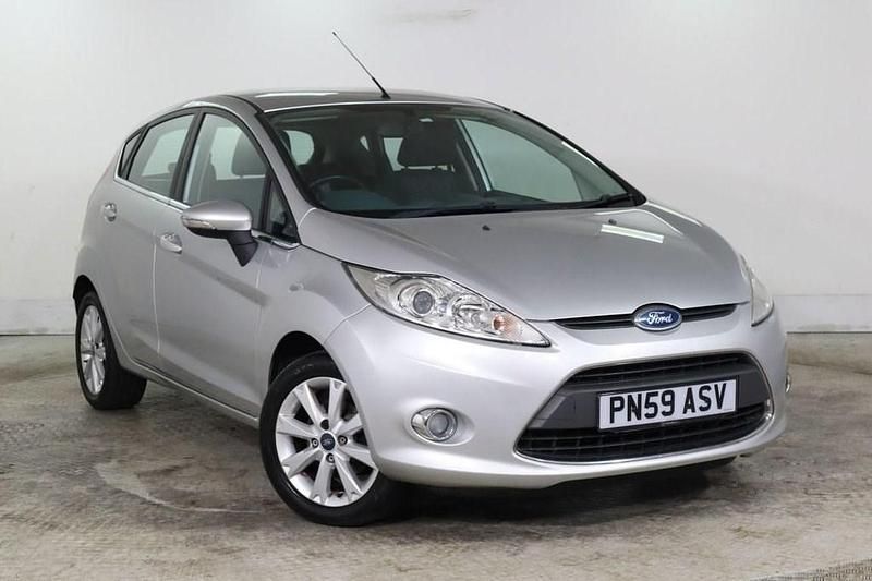 Silver Used 2009 Ford Fiesta Zetec Hatchback | £3,175 (Fair price) - Image 1/4