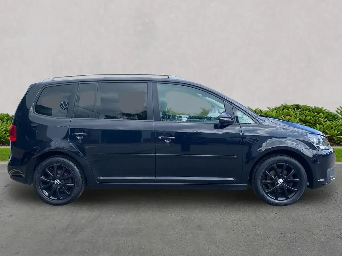 Used VW Touran SE 105 HP (77 kW) 2013 Black MPV