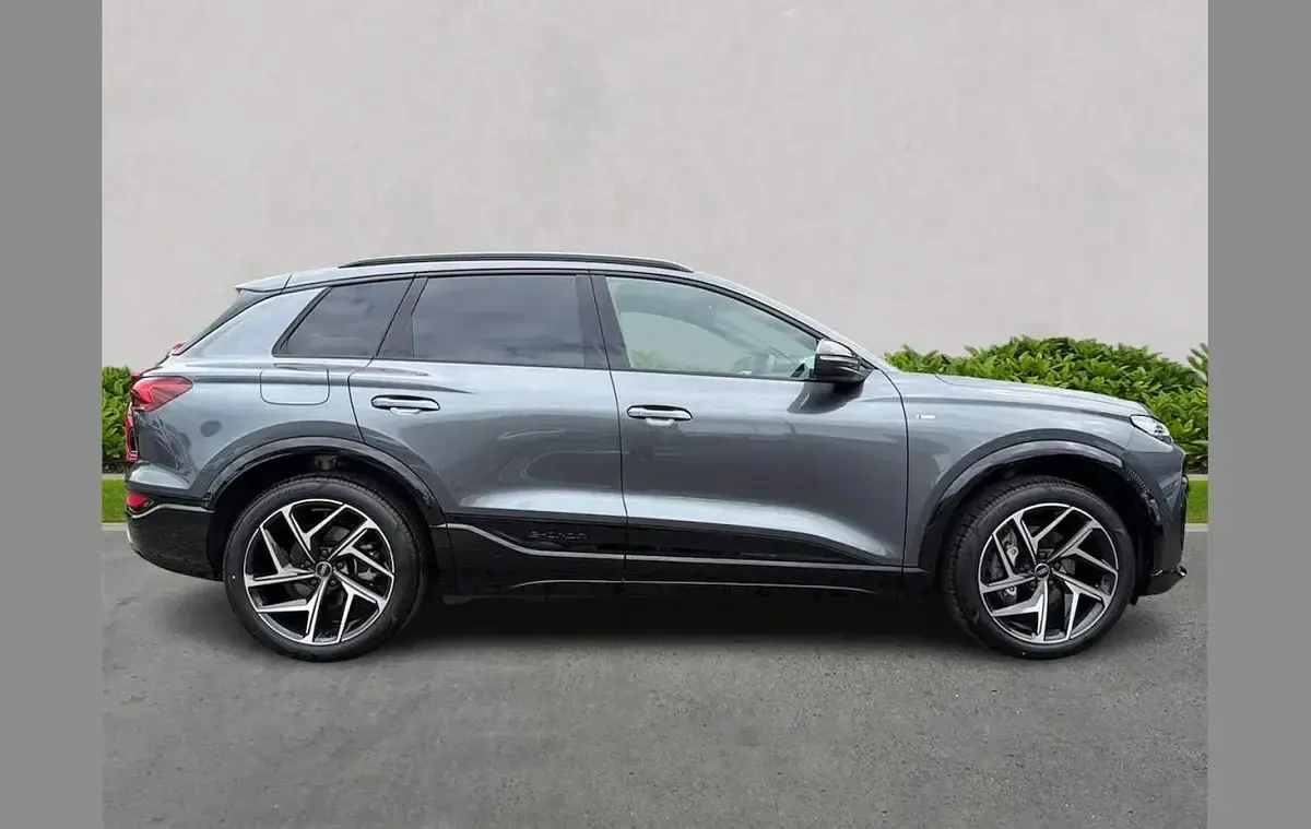 Used Audi Q6 e-tron Black Edition 225 kW (306 HP) 2026 Grey SUV