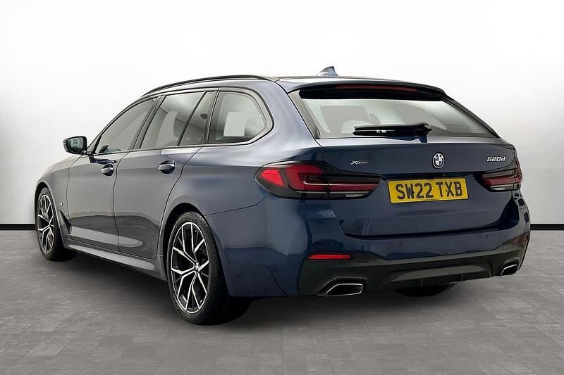 Used BMW 520 M Sport 187 HP (137 kW) 2022 Blue Estate