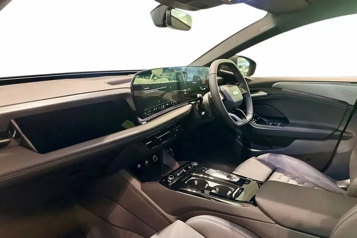 Nowe Audi A6 e-tron S-Line 269 kW (367 KM) 2025 Szary Kombi