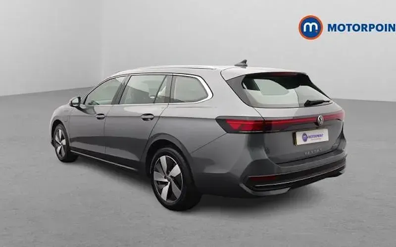Begagnad VW Passat Life 204 HK (150 kW) 2025 Grå Kombi