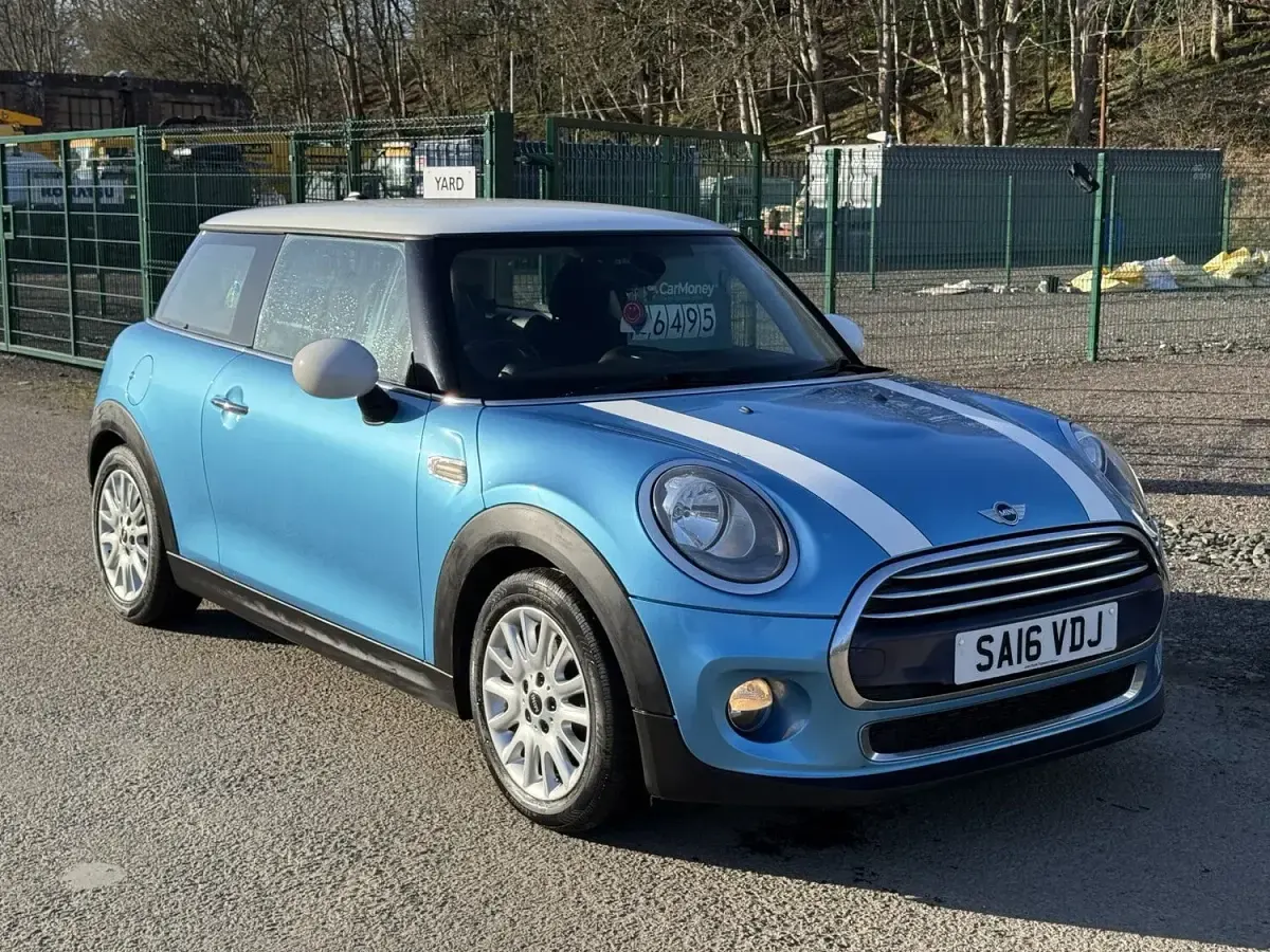 Used Mini Cooper Hatch 136 HP (100 kW) 2016 Blue Hatchback