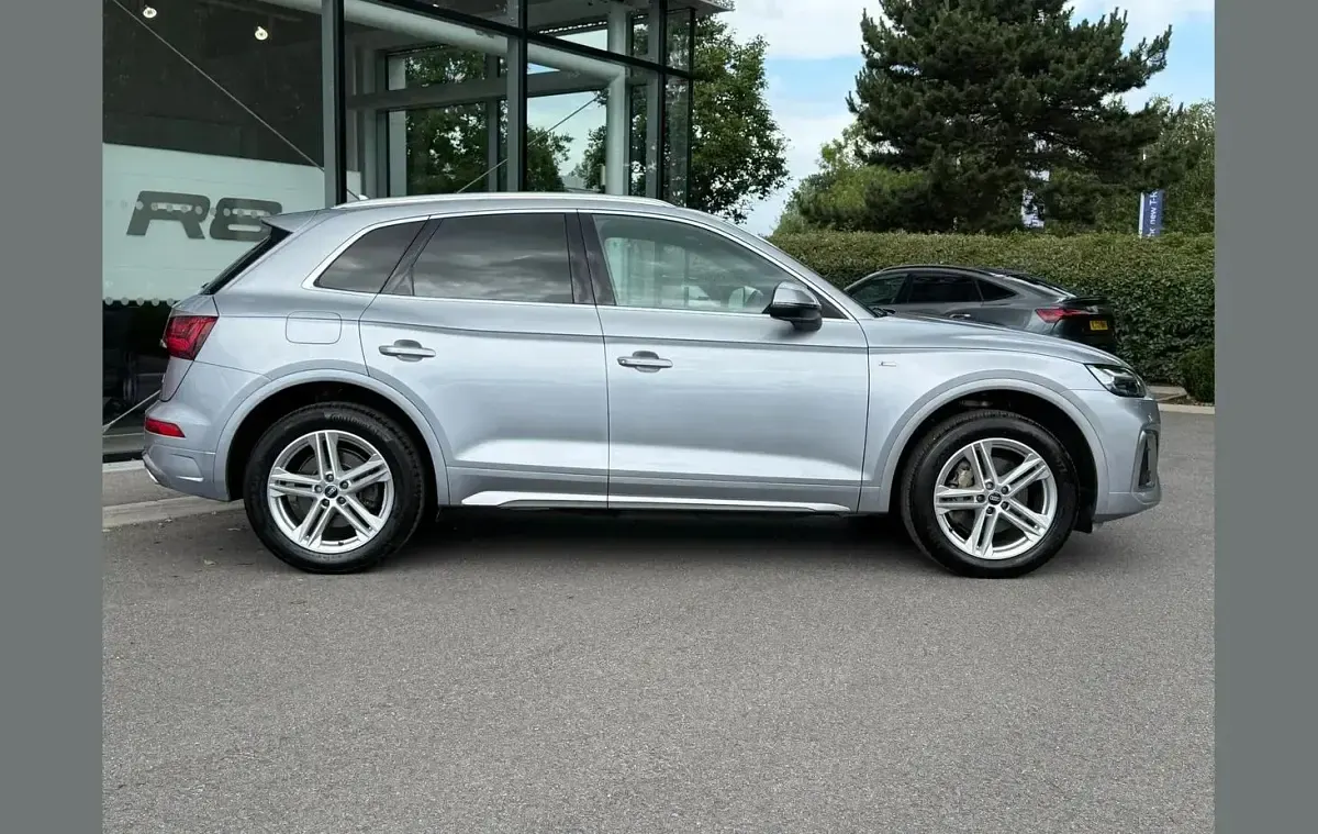 Used Audi Q5 S-Line 265 HP (194 kW) 2022 Silver SUV