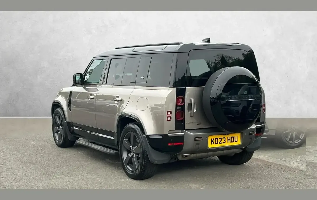 Gebraucht Land Rover Defender HSE Dynamic 404 PS (297 kW) 2023 Braun SUV