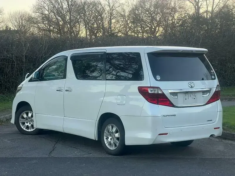 Used Toyota Alphard 2008 White pearl crystal shine MPV