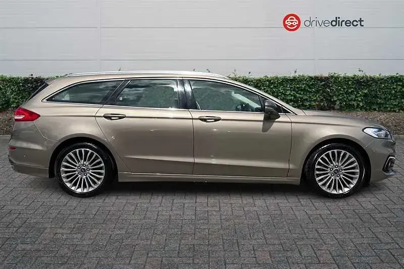 Used Ford Mondeo Titanium 190 HP (139 kW) 2019 Silver Estate