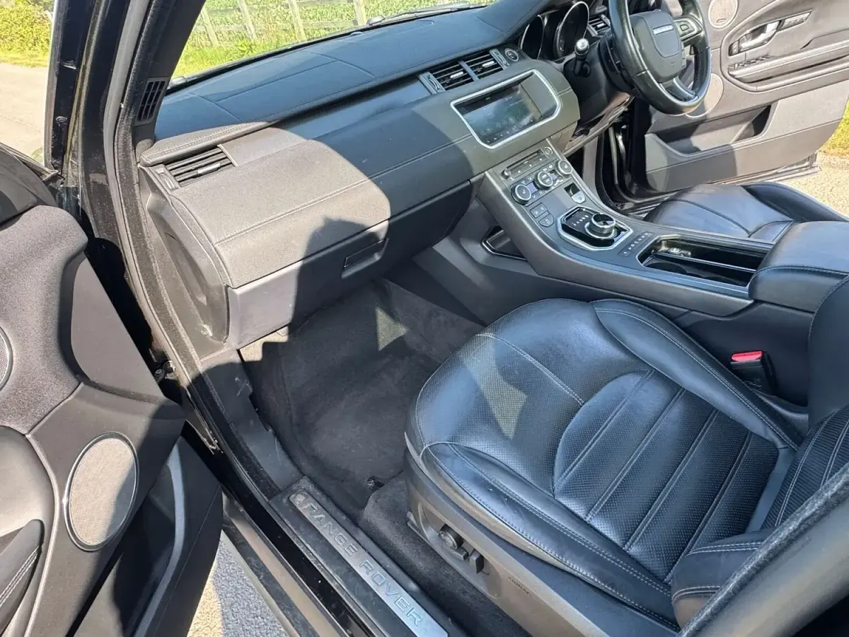 Used Land Rover Range Rover evoque HSE Dynamic 2018 Black Estate