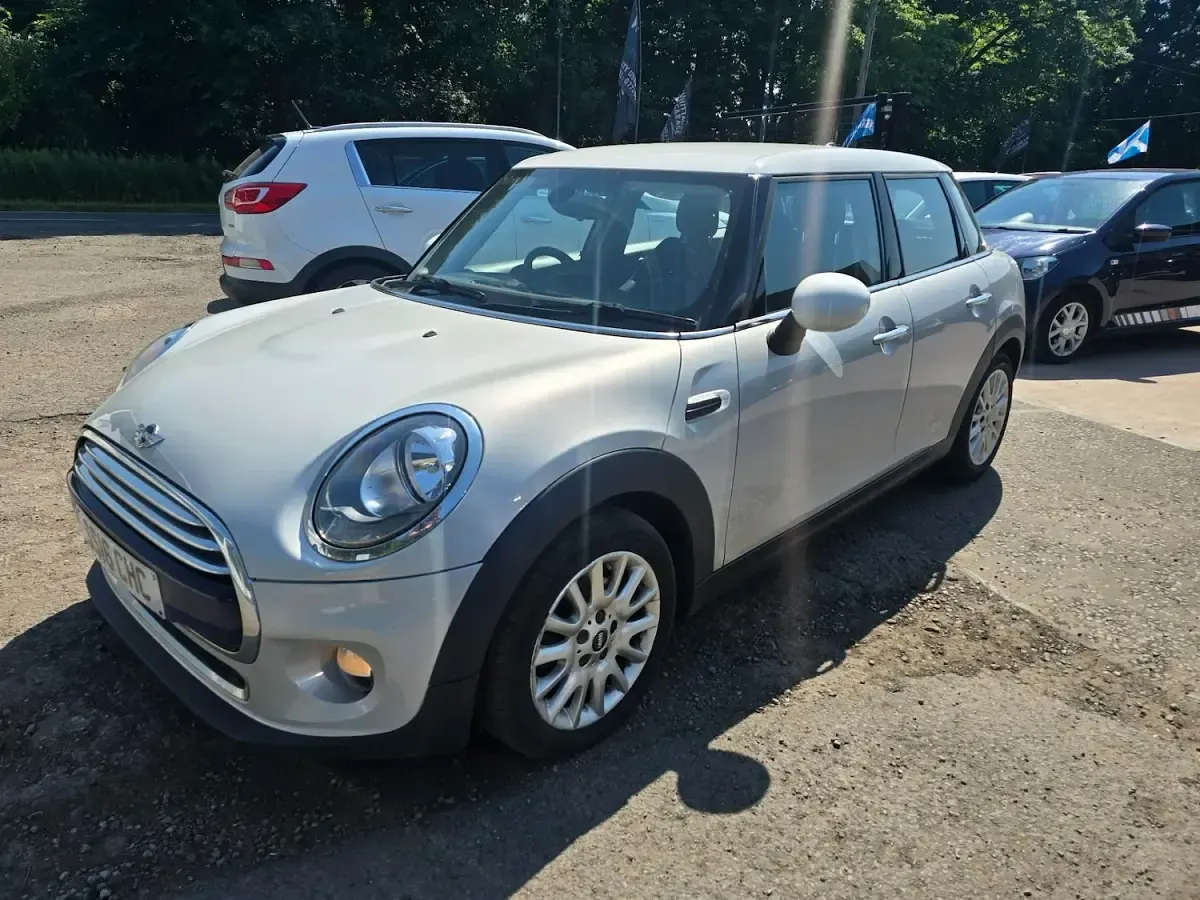 Used Mini Cooper D Hatch 116 HP (85 kW) 2016 Silver Hatchback