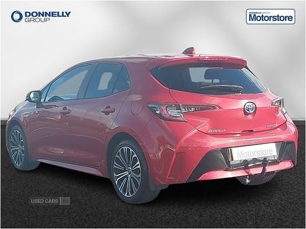 Used Toyota Corolla Design 122 HP (89 kW) 2019 Red Hatchback