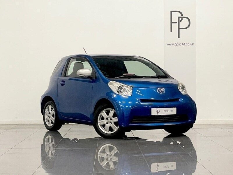 Electric blue Used 2011 Toyota iQ Hatchback | £6,495 (A bit pricey) - Image 1/3