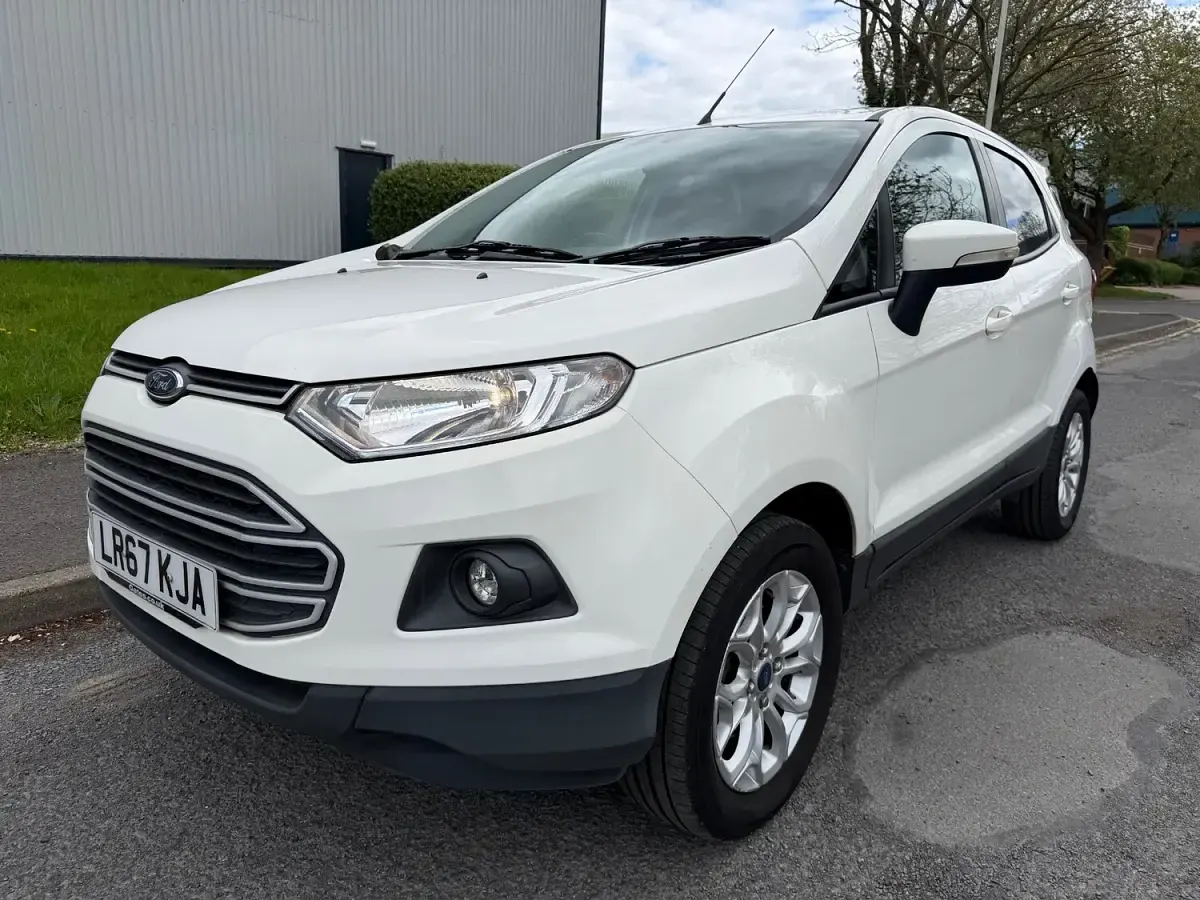 Used Ford Ecosport Zetec 95 HP (69 kW) 2017 White SUV