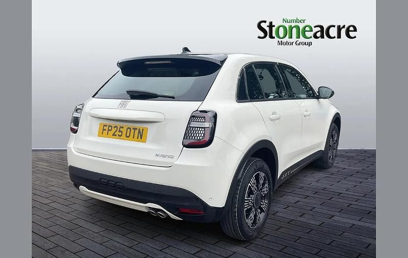 New Fiat 600 La Prima 136 HP (100 kW) 2025 White SUV