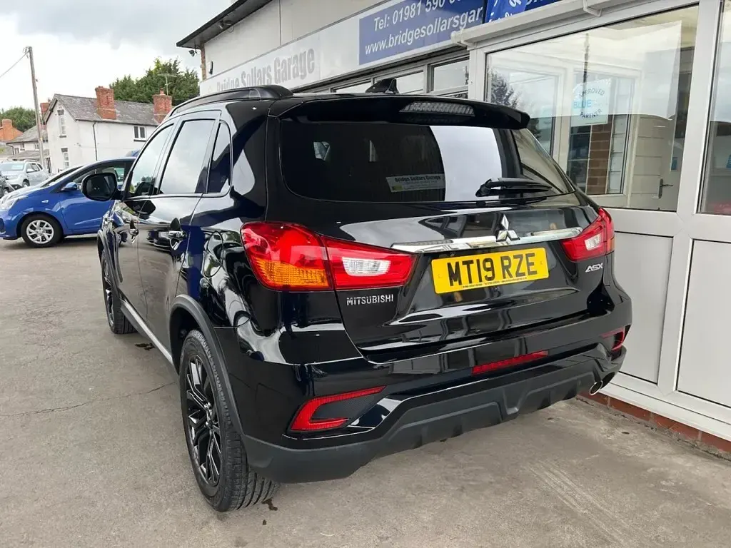Used Mitsubishi ASX 117 HP (86 kW) 2019 Grand luxe black SUV