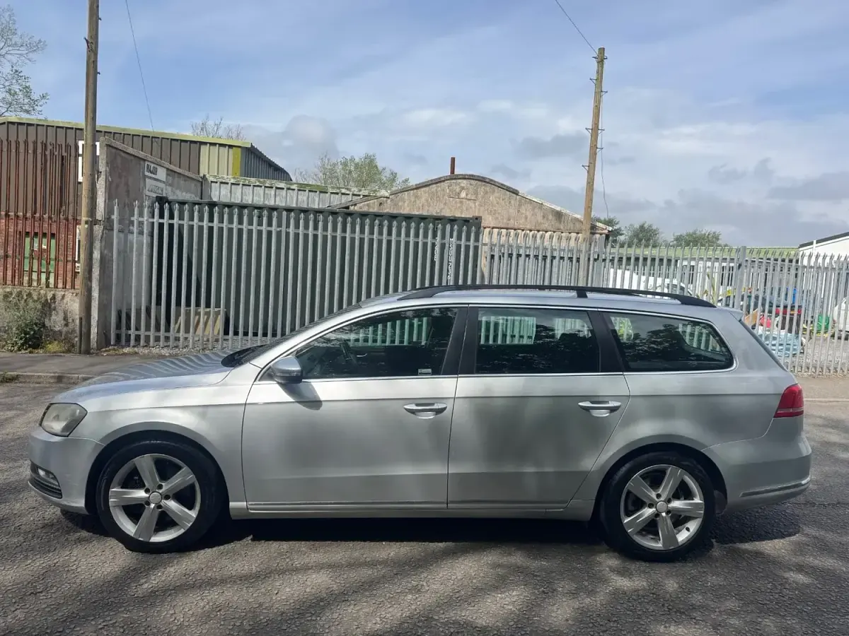 Begagnad VW Passat SE 2011 Silver Kombi