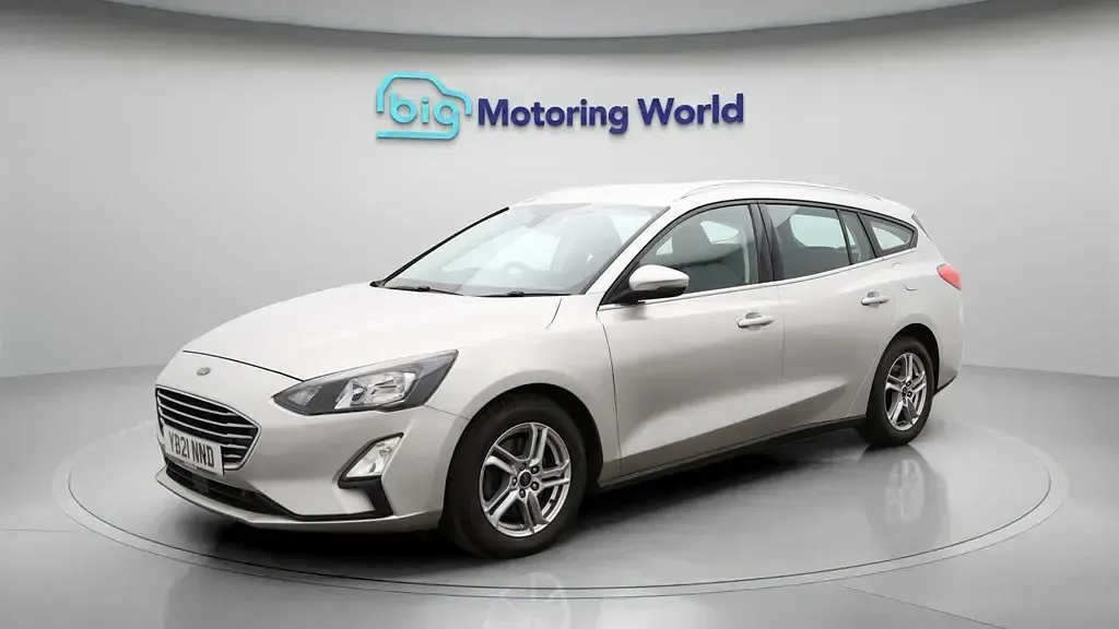Usado Ford Focus Zetec 120 HP (88 kW) 2021 Prateado Carrinha