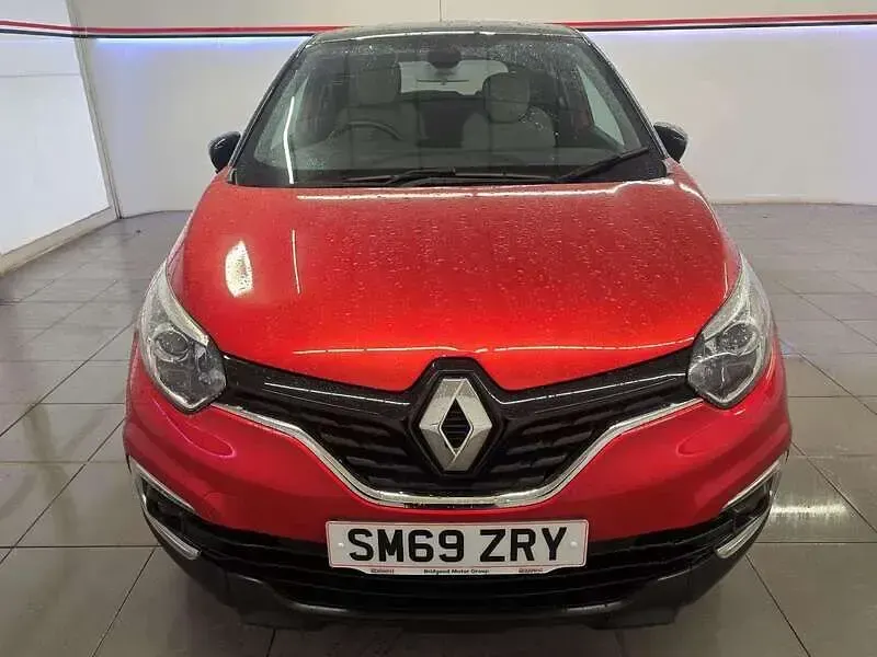 Used Renault Captur Iconic 88 HP (64 kW) 2020 Red/black SUV