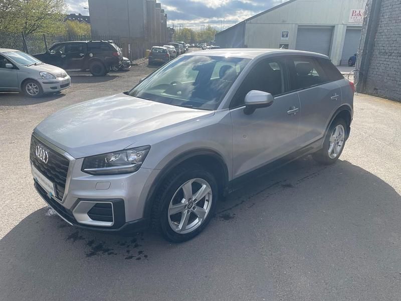 Begagnad Audi Q2 Sport 116 HK (85 kW) 2017 Silver SUV