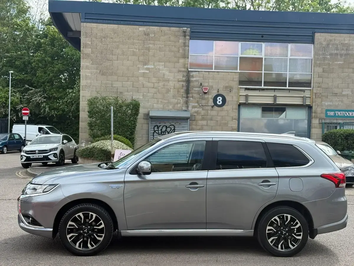 Used Mitsubishi Outlander P-HEV 2017 Grey Estate