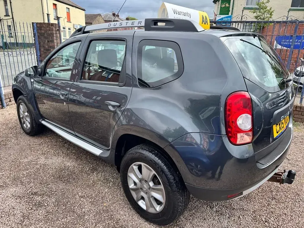 Used Dacia Duster Lauréate 110 HP (80 kW) 2015 Grey SUV