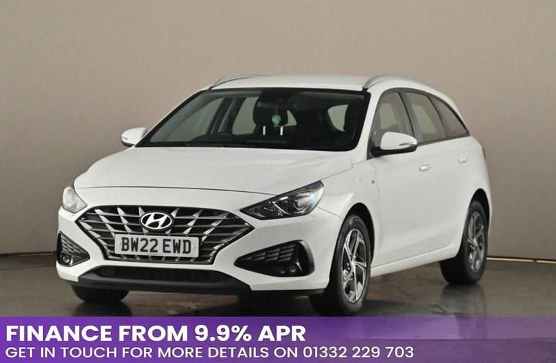 Used Hyundai i30 SE 2022 White Estate