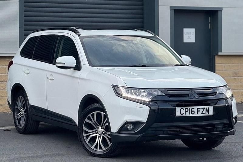 White Used 2016 Mitsubishi Outlander SUV | £6,995 (Fair price) - Image 1/1