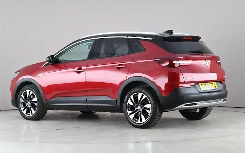 Used Vauxhall Grandland X Sport 131 HP (96 kW) 2018 Red SUV
