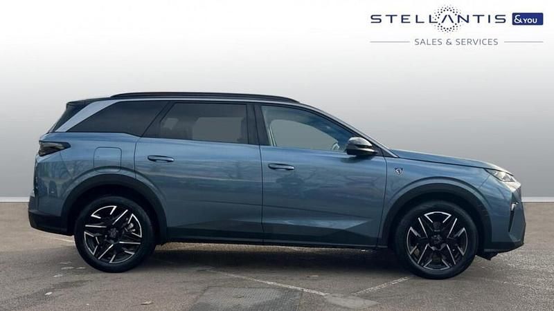 Blue Used 2025 Peugeot 5008 GT MPV | £29,094 (Fair price) - Image 1/3