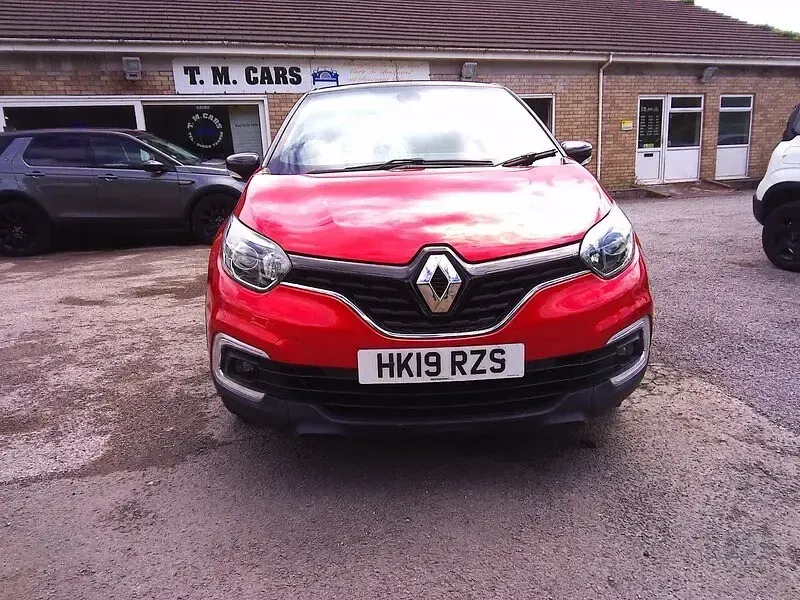 Used Renault Captur Iconic 2019 Red/black SUV