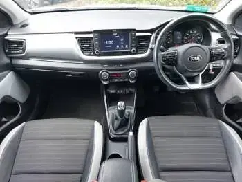 Used Kia Stonic 118 HP (86 kW) 2020 White SUV