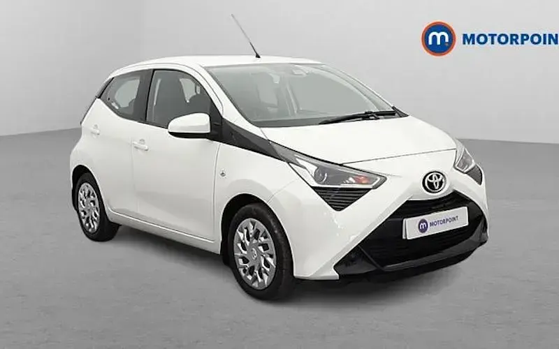 Used Toyota Aygo X-play 72 HP (52 kW) 2020 Hatchback