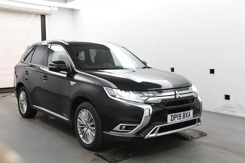 Used 2019 Mitsubishi Outlander P-HEV | £10,495 (Fair price) - Image 1/1