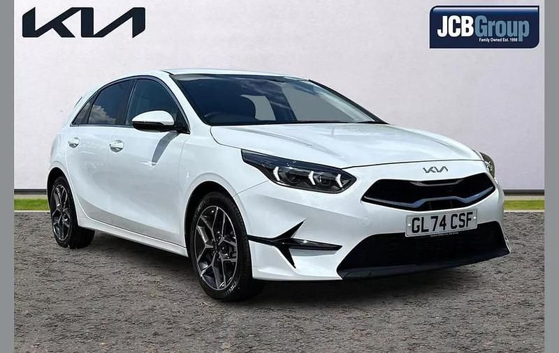 White Used 2025 Kia Ceed 3 Hatchback | £19,995 (A bit pricey) - Image 1/4